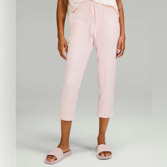 Lululemon Dance Studio Mid-Rise Lined Crop 25" in Strawberry Milkshake Size 2 - Picture 1 of 5